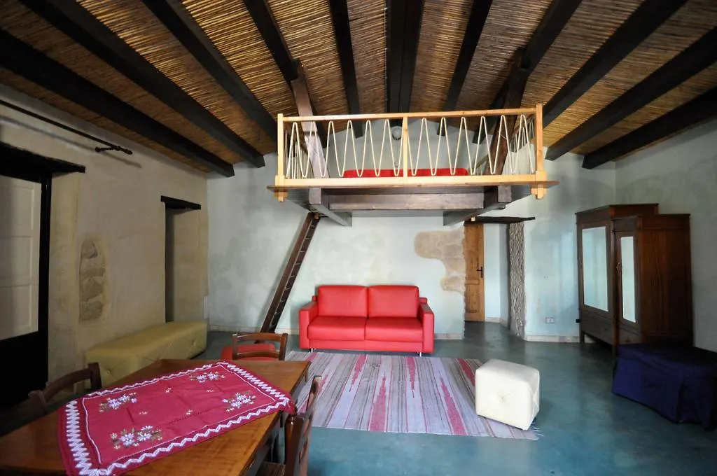 Case Al Borgo - Albergo Diffuso Agira 0*,