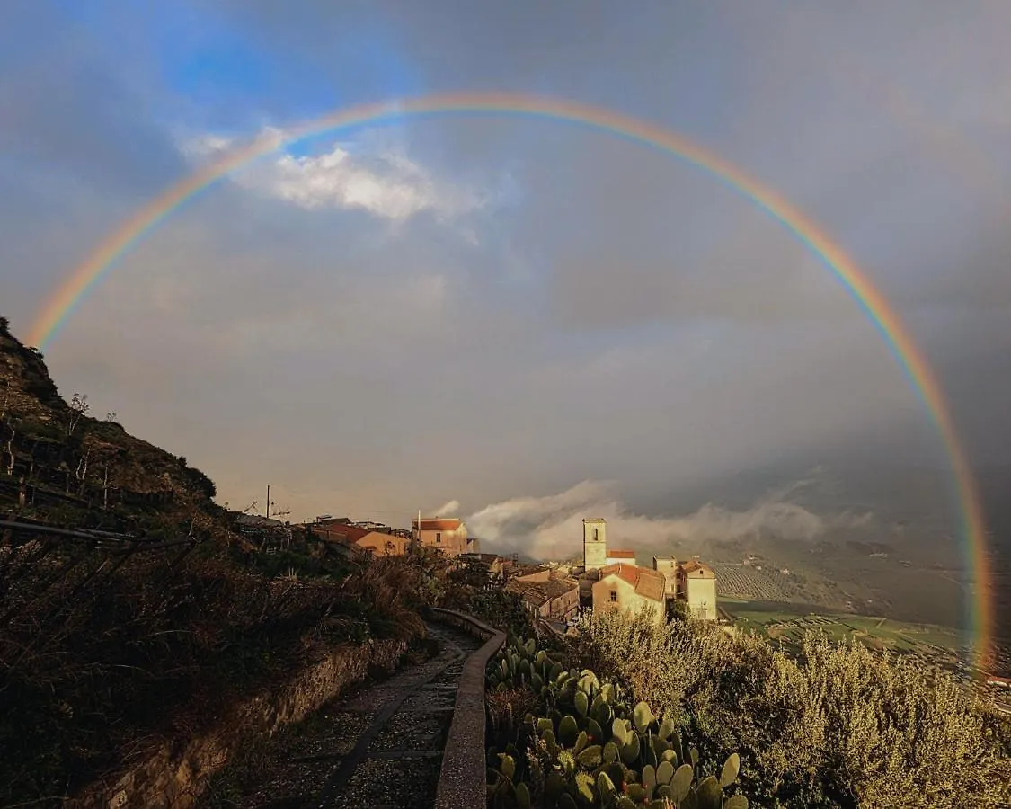 Case Al Borgo - Albergo Diffuso Agira 0*,  Italy